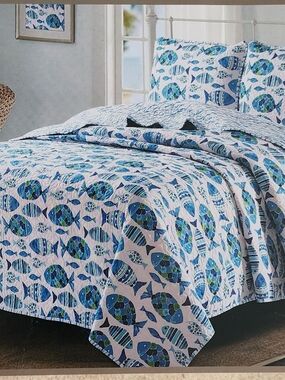 3pc Queen Size Reversible Quilt Set Blue & Teal Fish Print New Coastal Bedding
